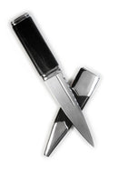 Close-up of the wooden handle of Fyne Sterling Silver Plain Top Sgian Dubh with intricate hand-carving details.