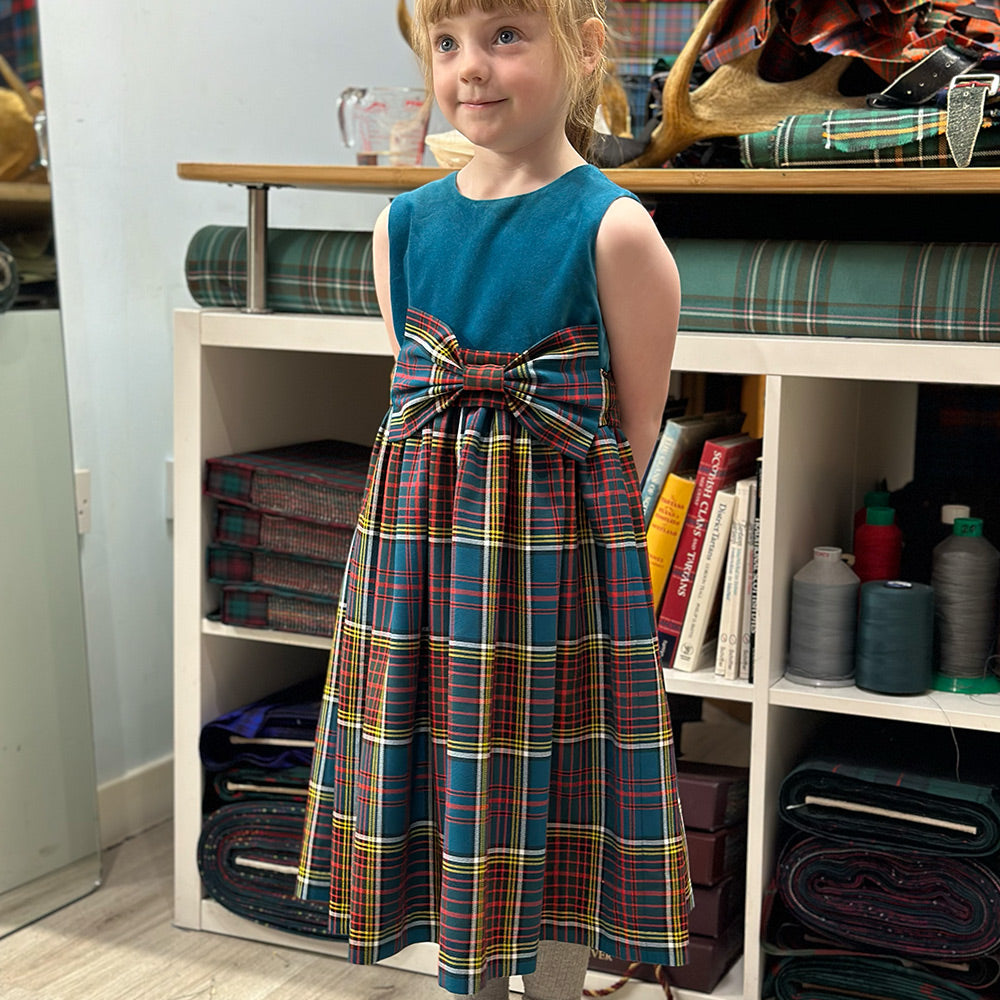 Girls Custom Tartan Velvet Dress (2-10) Girls Custom Tartan Velvet Dress (2-10)
