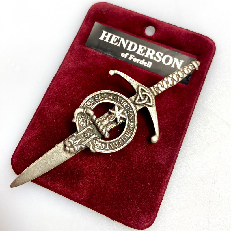 Clan Crest Pewter Kilt Pin with Henderson Crest