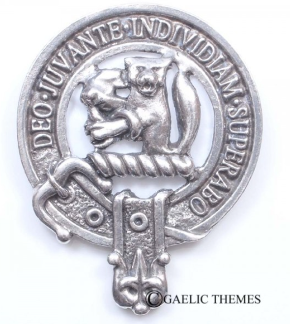 MacThomas Clan Crest Badge in Pewter