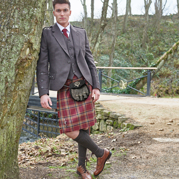 Tweed Outfit with Clan Crest Accessories