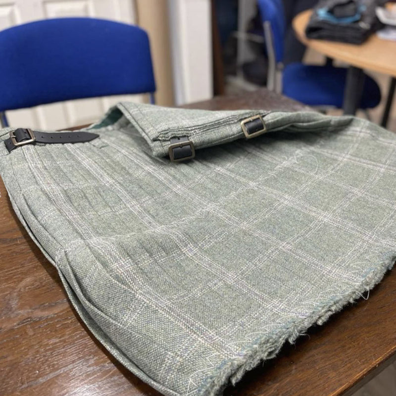 Gents 8yd Tweed Kilt